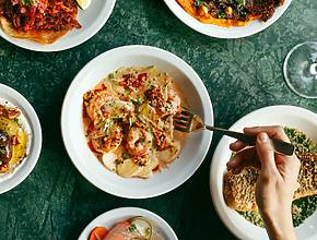 Un listado con los 14 mejores bodegones en Buenos Aires para disfrutar comer en todos los barrios porteños