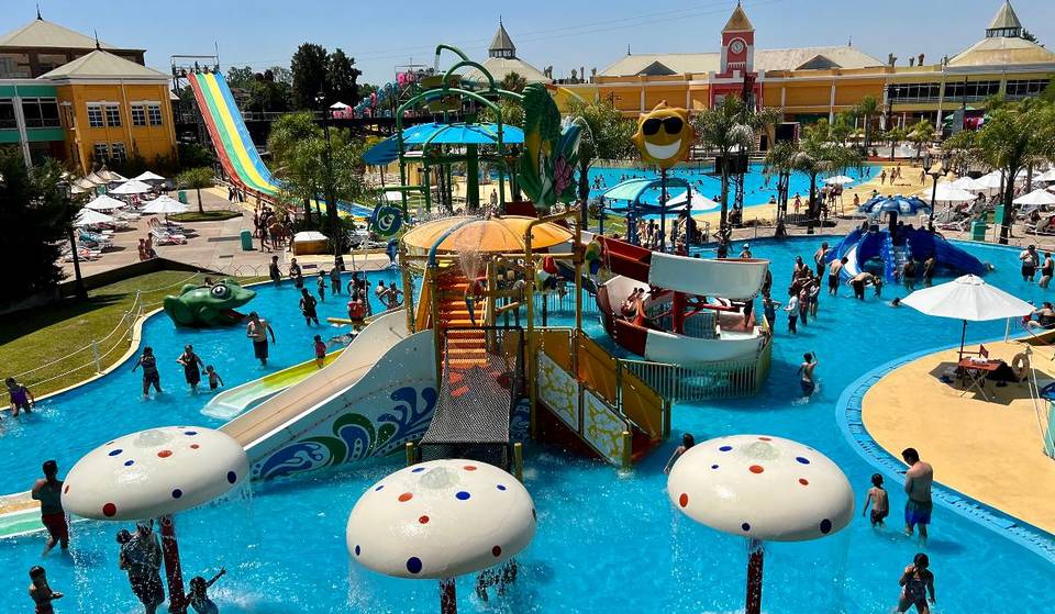 Buenos Aires tiene 6 parques temáticos: aventuras acuáticas, montañas rusas, dinosaurios y hasta un Via Crucis