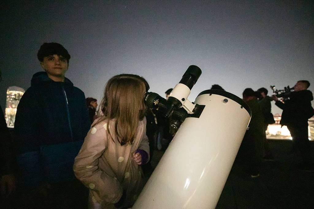 Eclipse de Luna sobre Buenos Aires: El Planetario abre sus jardines para verlo en vivo con telescopios y mapping gratuito bajo las estrellas