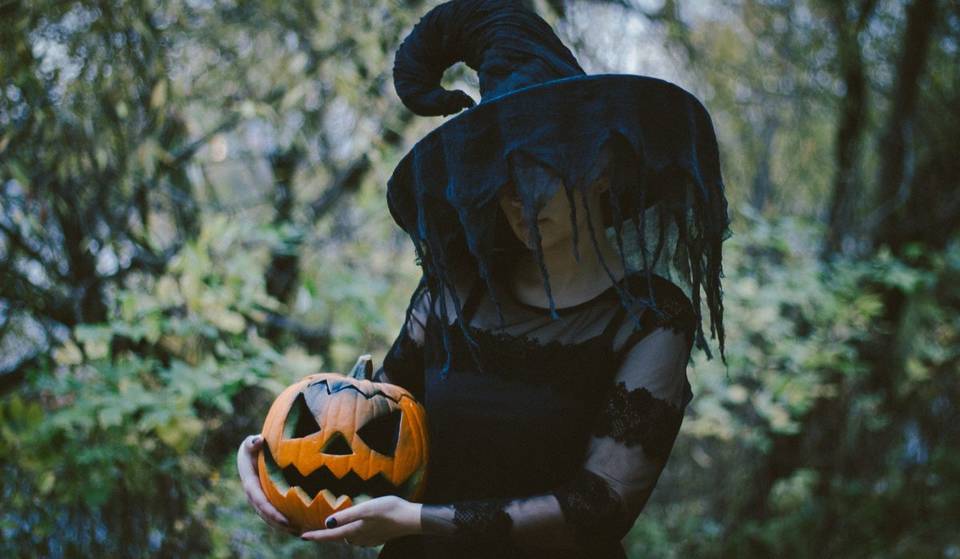 Dejate llevar por un Halloween esotérico y rodeado de magia en un castillo de misterio