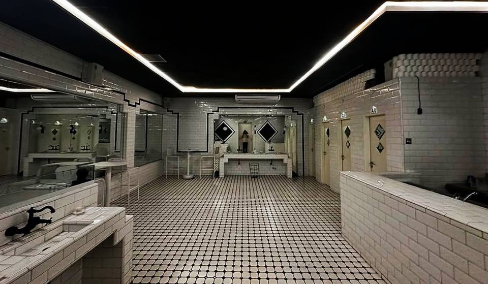 El único bar en Buenos Aires que tiene un boliche secreto dentro de su baño