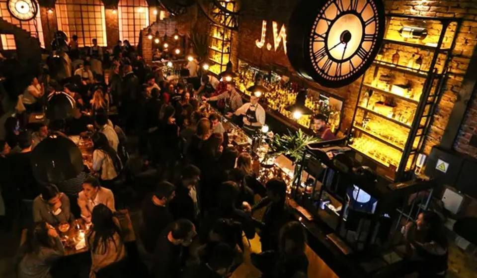 El bar de Palermo que se esconde tras un vagón del Orient Express ¿Tenés tu boleto?