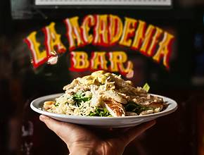 Reabrió La Academia muy cerca de su local original: vuelven las noches de pool, ping pong y billar y además ¡Abre 24hs!