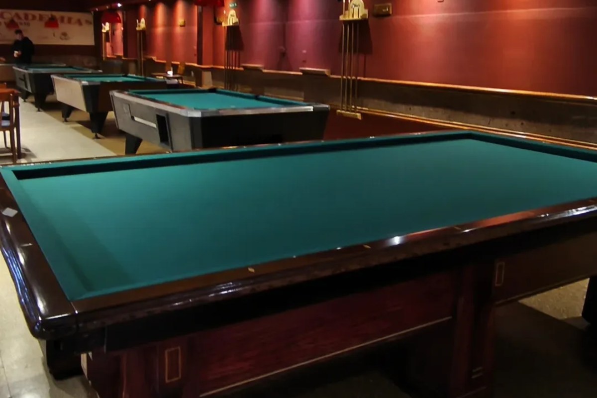 La Academia nuevo local del mítico bar notable con mesas de pool en Buenos Aires