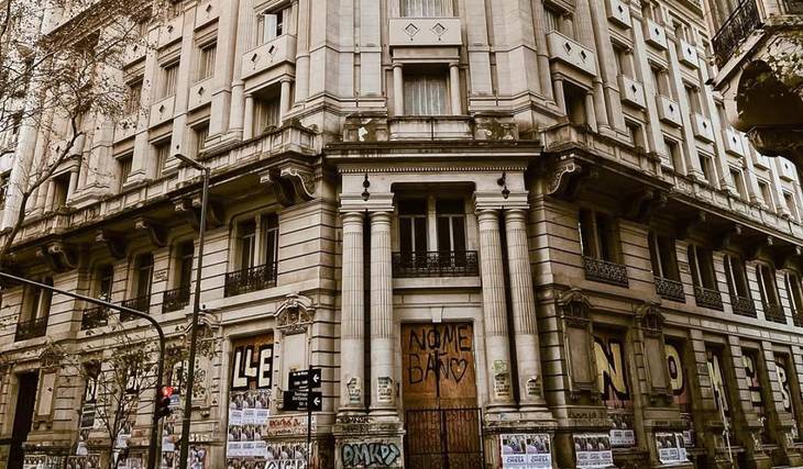 The luxurious and abandoned hotel in Buenos Aires where the author of The Little Prince lived that hides a tragic death
