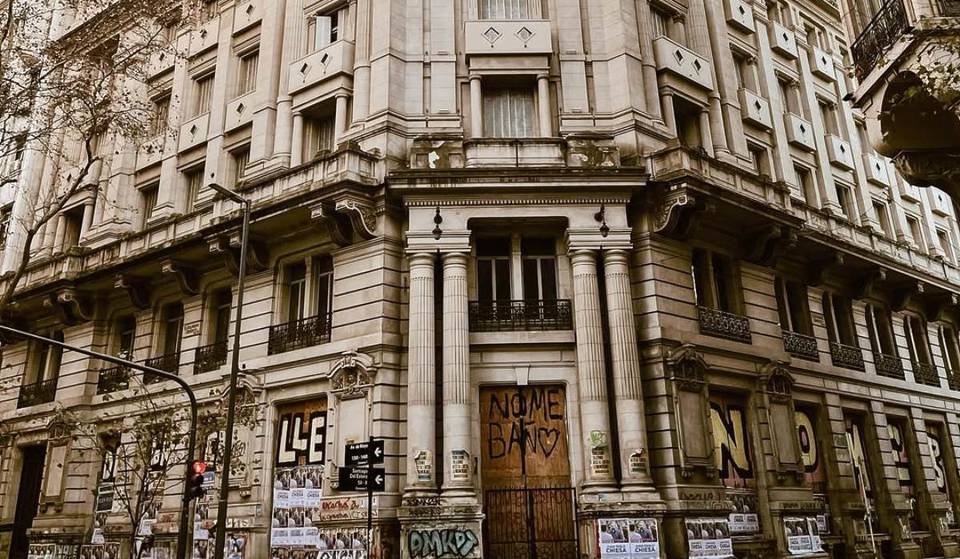 El hotel lujoso y abandonado de Buenos Aires donde vivió el autor de El Principito que esconde una trágica muerte