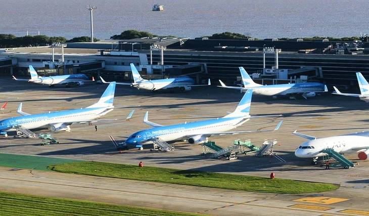 Air traffic controllers strike in winter vacations: how it will affect flights at Ezeiza and Aeroparque