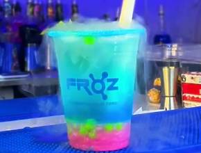 Así es la primera heladería futurista y bar molecular de Buenos Aires que elabora sus helados con nitrógeno líquido