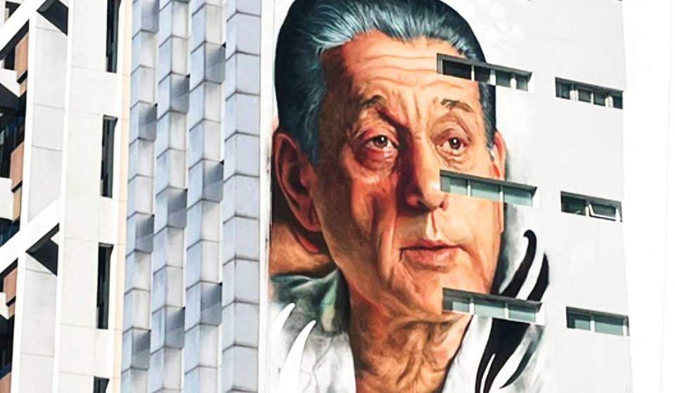 Dónde está el único mural gigante en Buenos Aires que le rinde homenaje a René Favaloro y lo podés ver desde el Obelisco