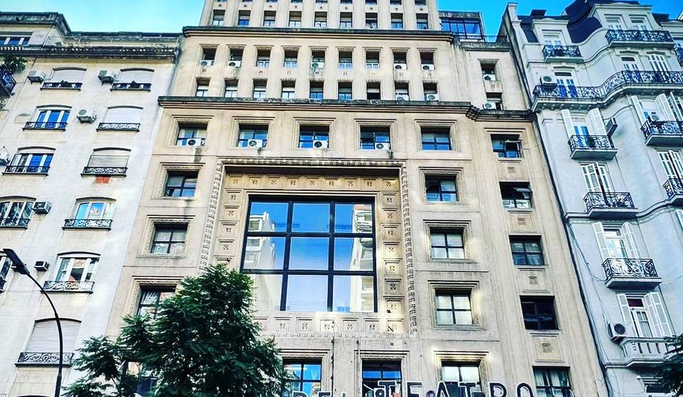 La Casa del Teatro abre sus puertas con visitas guiadas: Su historia y la boutique donde comprar ropa de actores famosos