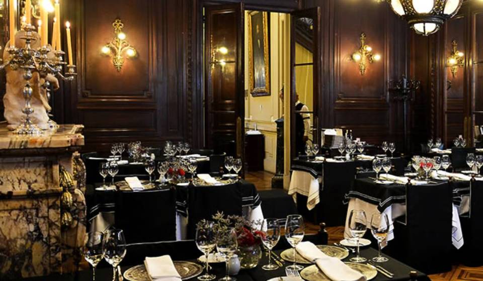 El bodegón más antiguo de Sudamérica esta en Buenos Aires, tiene más de 150 años de historia. parrilla libre y una torre de comida de 5 pisos