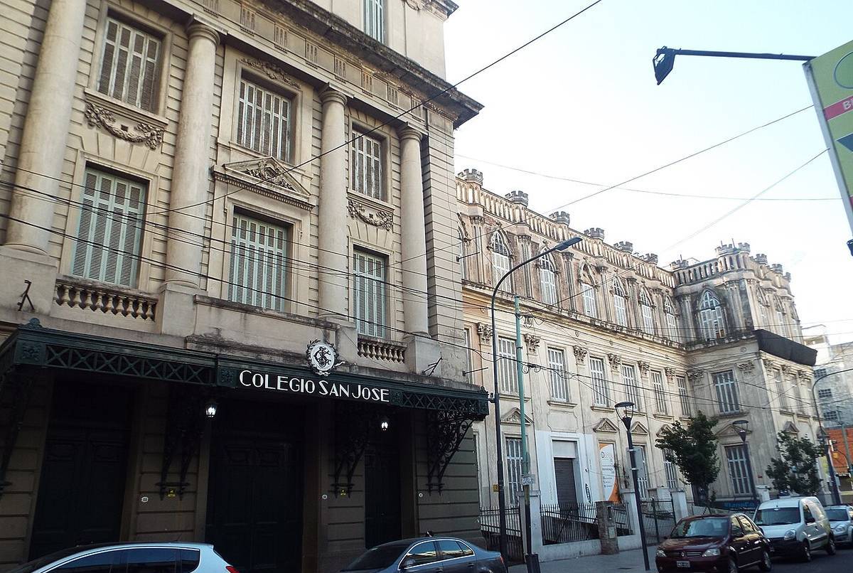 Fachada del histórico Colegio San José en Buenos Aires, edificio de estilo europeo que alberga el Auditorio San José