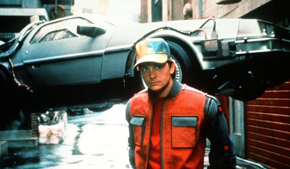Del DeLorean de Volver al Futuro al Ferrari de Maradona: la exhibición de autos icónicos que conecta glamour, cine y velocidad