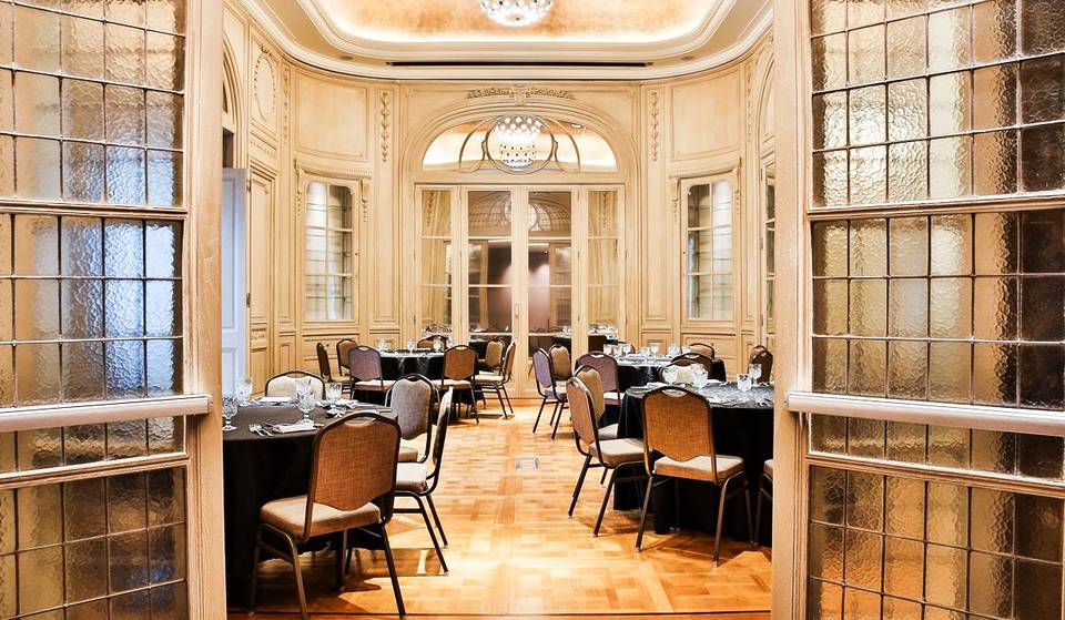 Este Palacio de Buenos Aires te devela su pasado revolucionario con una merienda en sus salones de la Belle Epoque