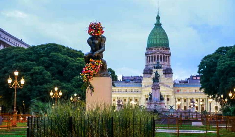 Recorré el Hospital de las Estatuas de Buenos Aires bajo las estrellas: Jazz en Vivo, Recorridos y Entrada Gratuita