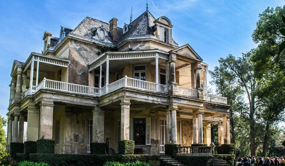 A menos de 1 hora de Buenos Aires podés visitar el castillo francés que esconde la historia trágica de la mujer más hermosa de Argentina