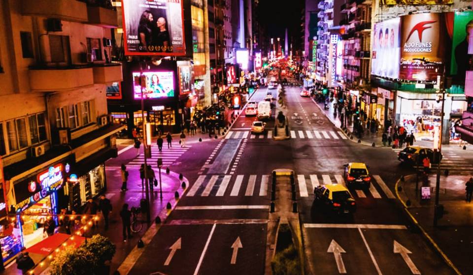 Música al aire Libre, Pizzerías y Subte hasta la madrugada en Av. Corrientes cada Sábado de Enero y Febrero: Así es Corrientes 24H