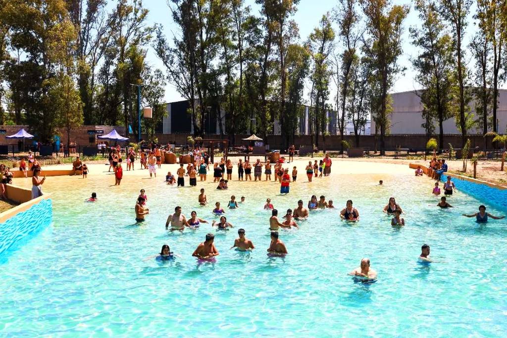 pileta con olas buenos aires