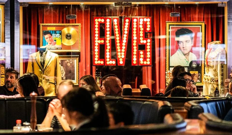 El Restaurante en Buenos Aires con Guitarras colgando del techo y vistas al Hipódromo que parece un Santuario del Rock