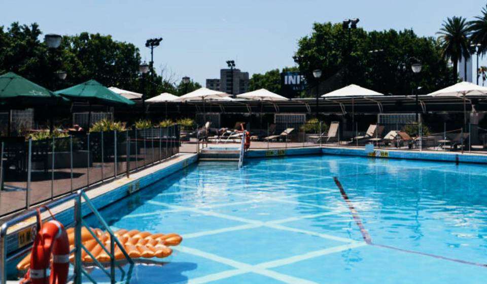 Cómo pasar el Día en la Pileta de uno de los mejores hoteles de Buenos Aires: Pileta, Sauna, Gastronomía y DJ al atardecer