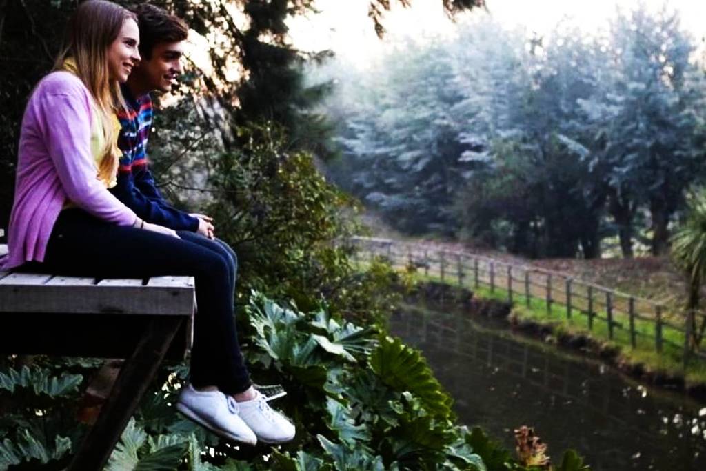 Bosque camping cerca de Buenos Aires con paseo en bote y parrilla