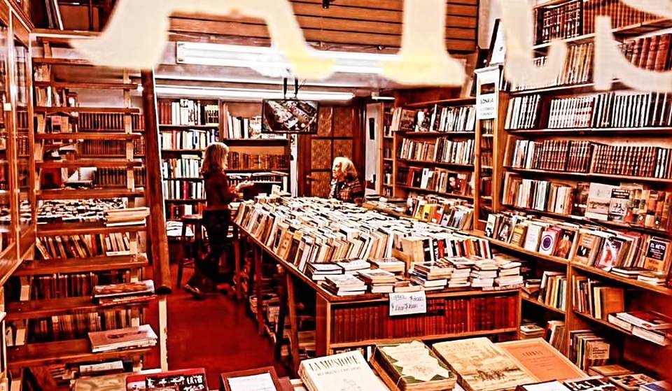 Una librería histórica de Buenos Aires cierra tras 40 años y liquida todos sus libros desde $1000: Está en Recoleta y tiene narrativa, ciencias sociales y ediciones raras