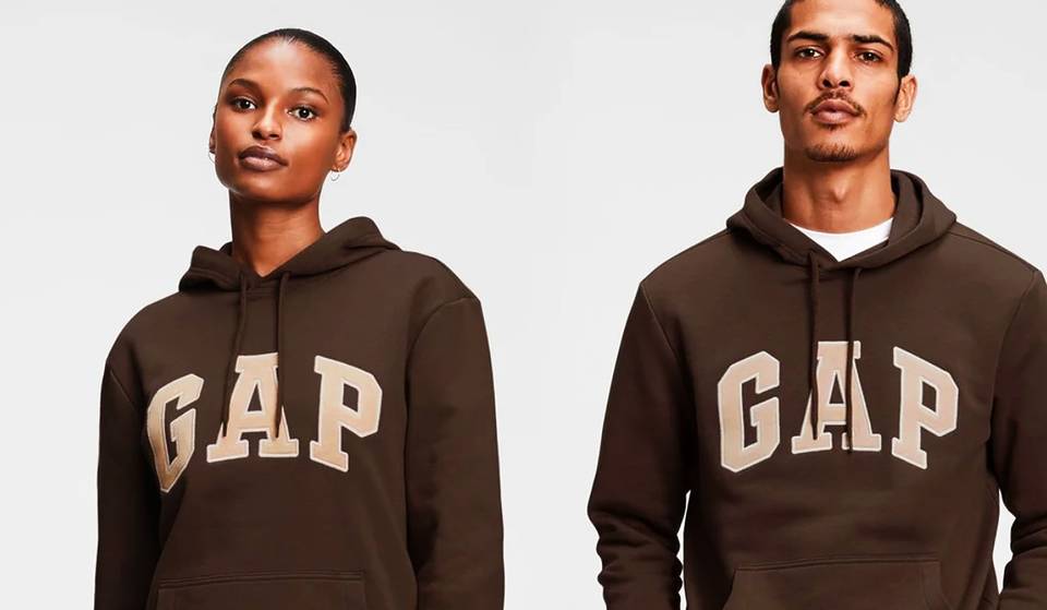 Shop for GAP, Banana Republic, and Old Navy clothing at this Buenos Aires supermarket and find out where the first Mango store will be located