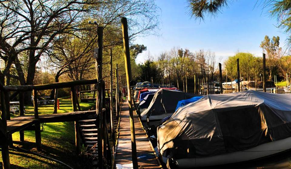 The island just 1 hour from Buenos Aires where you can enjoy nature, a heated pool, kayaking, and cabins starting at 30,000 pesos