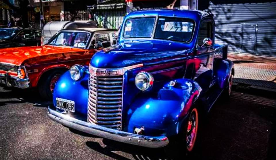 Una expo de autos clásicos al aire libre invade San Juan y Boedo este fin de semana: Chevys, descapotables y autos icónicos con entrada gratis