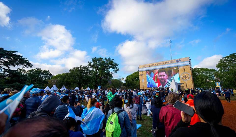 Todos los partidos del Mundial Gratis en Pantalla Gigante al Aire Libre en el  Buenos Aires Fan Fest: fotos con la Copa, shows en vivo y patio gastronómico