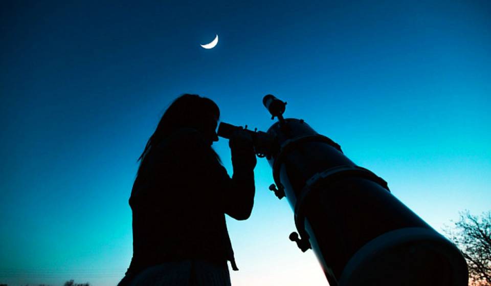 Buenos Aires celebra la Noche Más Larga del Año con una Observación  Gratuita de la Luna desde Telescopios Históricos