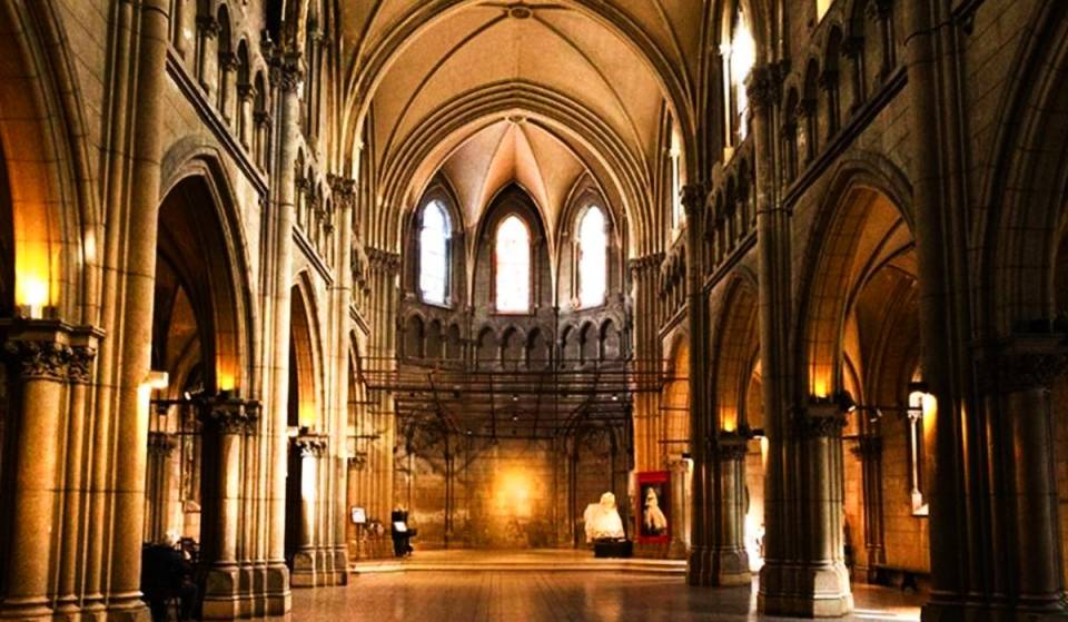 Horror Movies Inside a Neo-Gothic Church in Buenos Aires: Here’s the experience that combines zombies and welcome cocktails this July