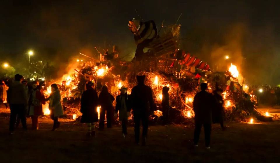 Vuelve la Luz de Fuego: la Hoguera gigante que celebra las Fogatas de San Pedro y San Pablo y el Solsticio de invierno en Buenos Aires