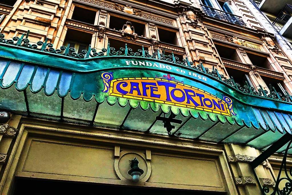 cafe tortoni 9 de julio