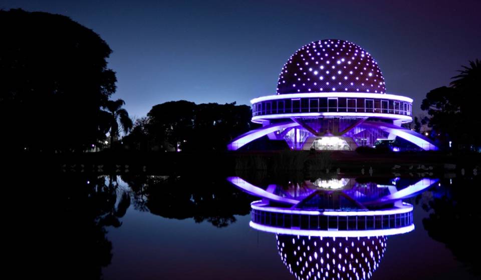 El cielo de Buenos Aires se ilumina con un Show de Drones y Música en vivo este sábado en el Planetario