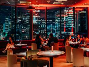 Con Vistas al Río, la Casa Rosada y los rascacielos de Puerto Madero: Así es el bar oculto en el Mirador del ex Palacio de Correos de Buenos Aires