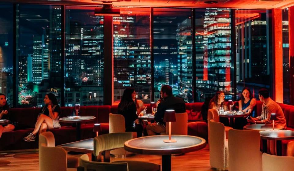 Con Vistas al Río, la Casa Rosada y los rascacielos de Puerto Madero: Así es el bar oculto en el Mirador del ex Palacio de Correos de Buenos Aires