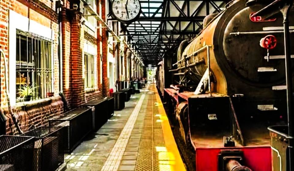 Un Tren Fluorescente llega a Retiro: Cómo visitar el vagón de Neón del Museo Ferroviario estas vacaciones de invierno