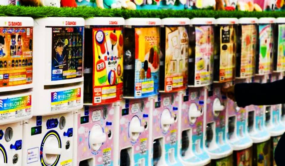 Abrió el primer local de «Gachapones» de Argentina con 100 Máquinas de Pokémon, Anime y Harry Potter pero sólo durante 10 días