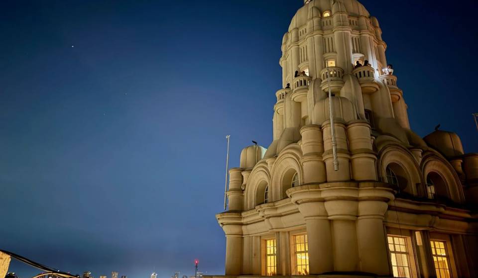 Este edificio de 100 metros de altura a cuatro cuadras del Congreso, esconde «el infierno de Dante» en pleno Buenos Aires: con visita guiada, vistas panorámicas y rooftop bar