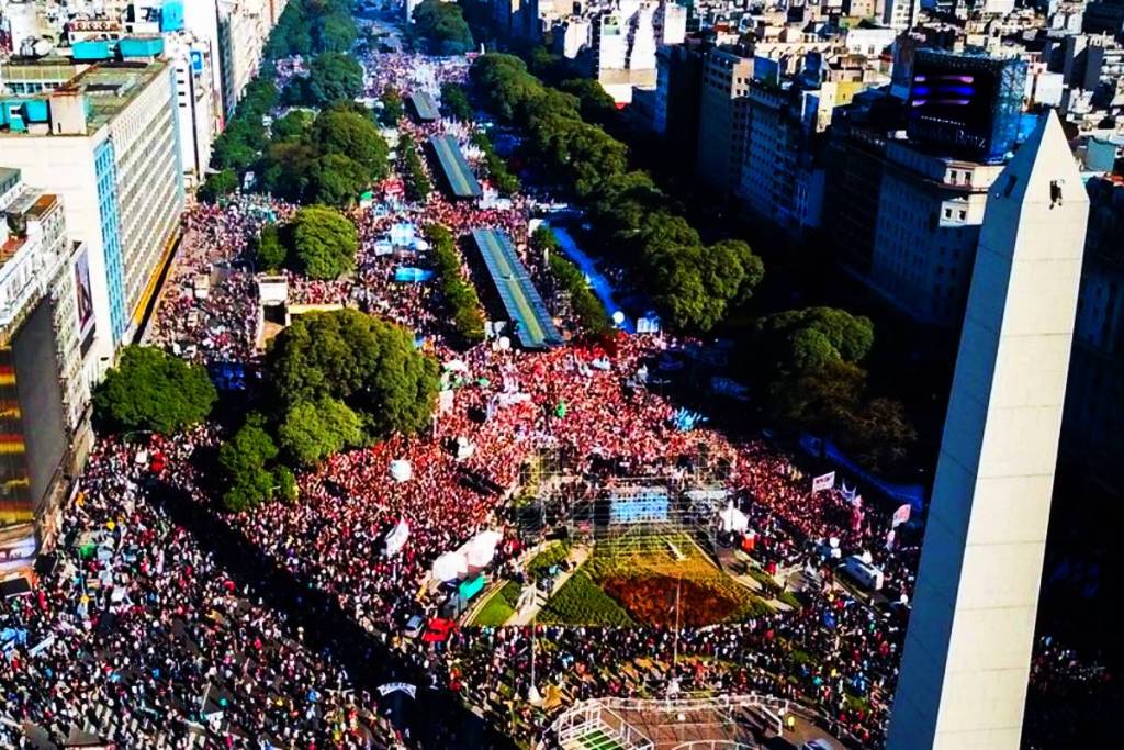 March and protest on August 12 at the Obelisk: road closures, bus detours, and a guide to getting around that day