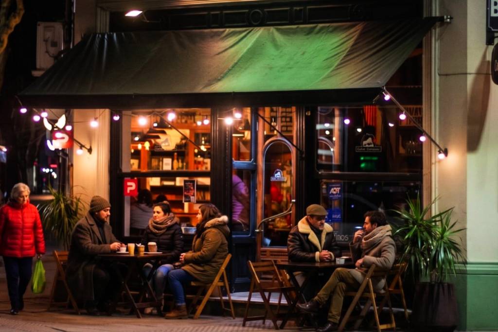 La Noche de los Bares Notables: la excusa perfecta para descubrir las 12 esquinas de Buenos Aires con los nuevos bares consagrados
