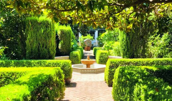 Los jardines de este museo de Buenos Aires reciben un ciclo de conciertos íntimos cada sábado al atardecer para recibir la Primavera