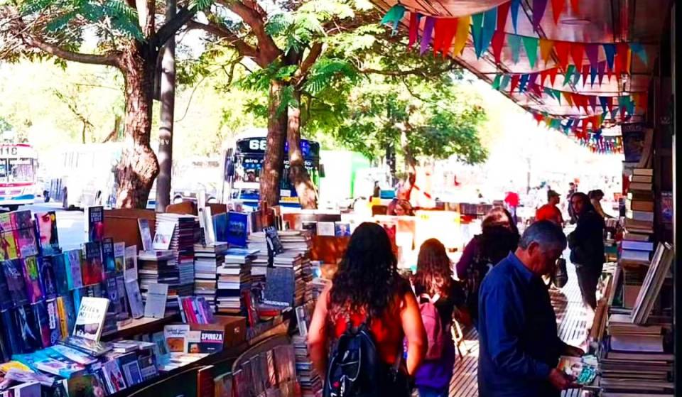 Remate de libros, mangas, cómics y vinilos desde 1.000 pesos: Una feria literaria despide el año con ofertas los tres días del fin de semana largo
