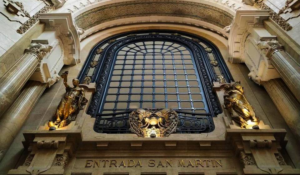 In 1929, Antoine de Saint-Exupéry rented an apartment in the Galería Güemes where he even kept a seal in his bathtub; nearly a century later, the building’s observation deck keeps alive the Buenos Aires legacy of the author of *The Little Prince*