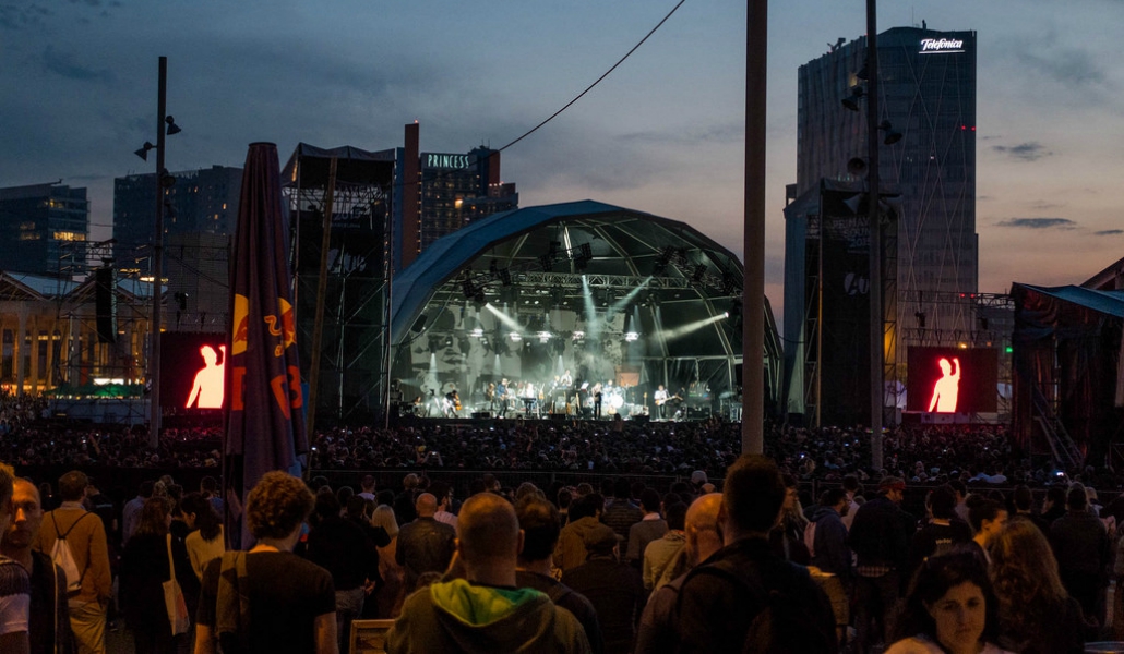 8 planes de mayo entre teatro,