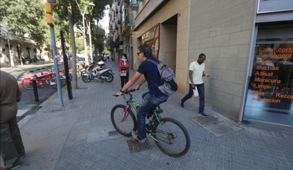 Los ciclistas ya no podrán circular por las aceras de Barcelona