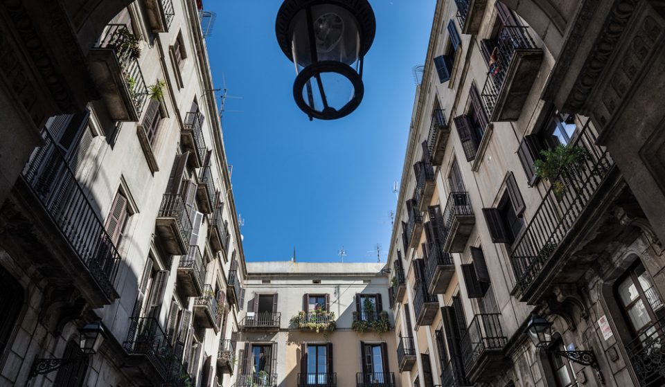 El Ayuntamiento de Barcelona aplazará el alquiler de las viviendas públicas