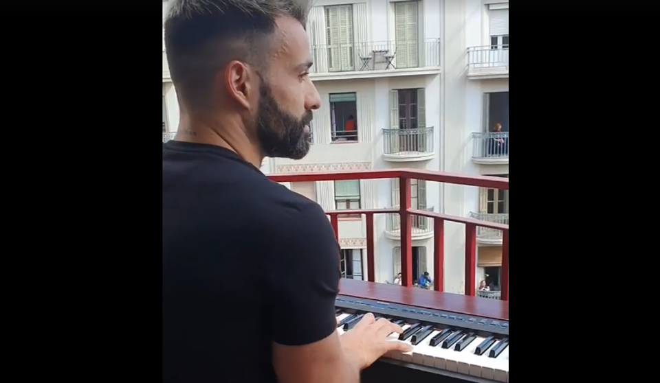 ¿Os acordáis de cuando se improvisaban conciertos desde los balcones de Barcelona?
