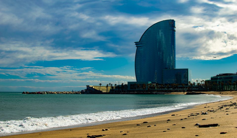 Barcelona abre desde hoy sus playas al deporte